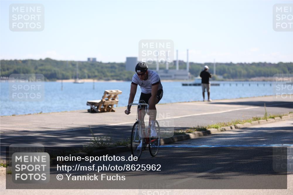 17.08.2025 - KN Förde Triathlon 2025 Yannick Fuchs http://msf.ph/oto/8625962 17.08.2025 12:55:51 Radfahren 409, 453, 470, 490, 544, 398, 475 meine-sportfotos.de
