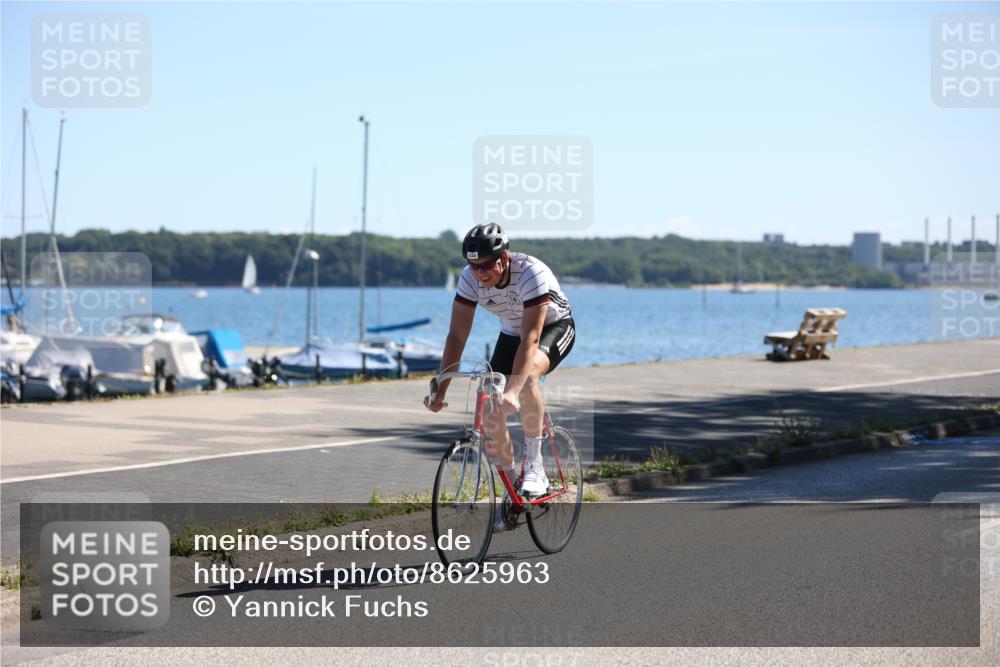 17.08.2025 - KN Förde Triathlon 2025 Yannick Fuchs http://msf.ph/oto/8625963 17.08.2025 12:55:52 Radfahren 409, 453, 470, 490, 544, 398, 409, 475 meine-sportfotos.de
