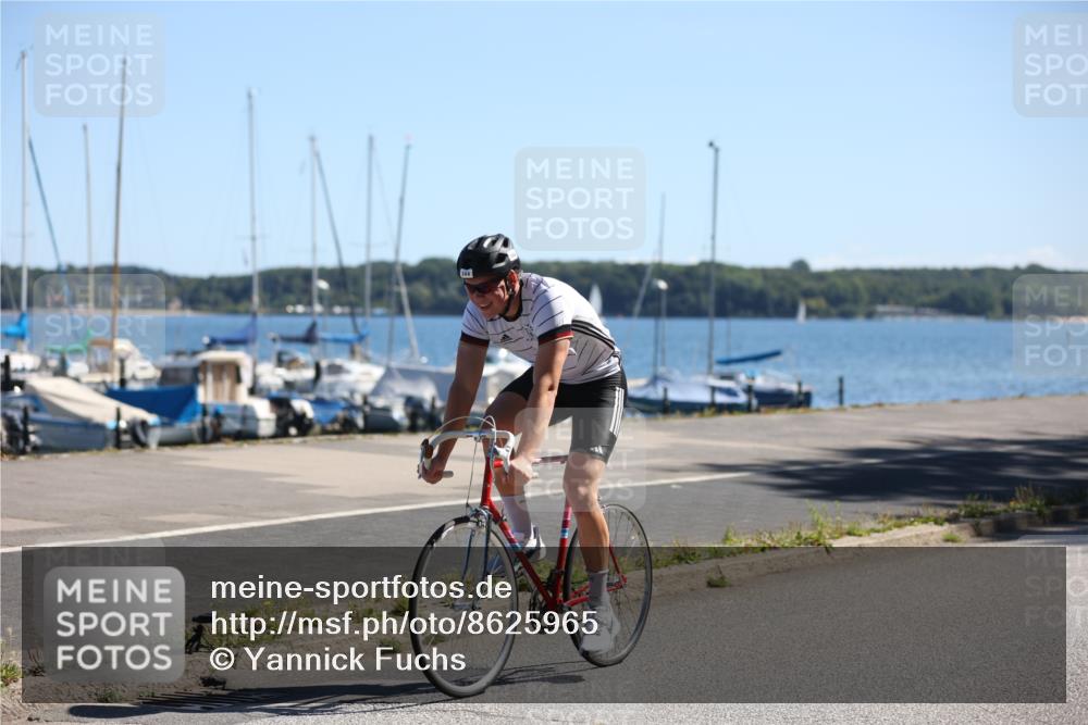 17.08.2025 - KN Förde Triathlon 2025 Yannick Fuchs http://msf.ph/oto/8625965 17.08.2025 12:55:52 Radfahren 409, 453, 470, 490, 544, 398, 409, 475 meine-sportfotos.de