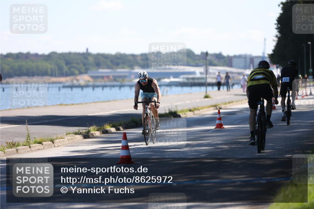 17.08.2025 - KN Förde Triathlon 2025 Yannick Fuchs http://msf.ph/oto/8625972 17.08.2025 12:56:00 Radfahren 459, 470, 490, 453 meine-sportfotos.de