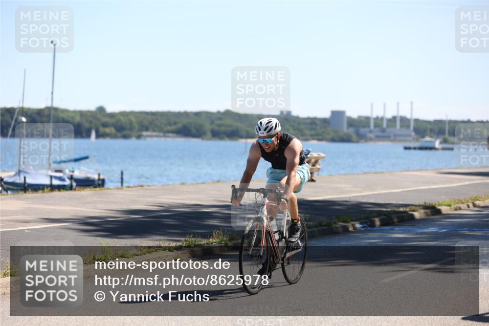 17.08.2025 - KN Förde Triathlon 2025 Yannick Fuchs http://msf.ph/oto/8625978 17.08.2025 12:56:03 Radfahren 459, 490, 453, 470, 490 meine-sportfotos.de
