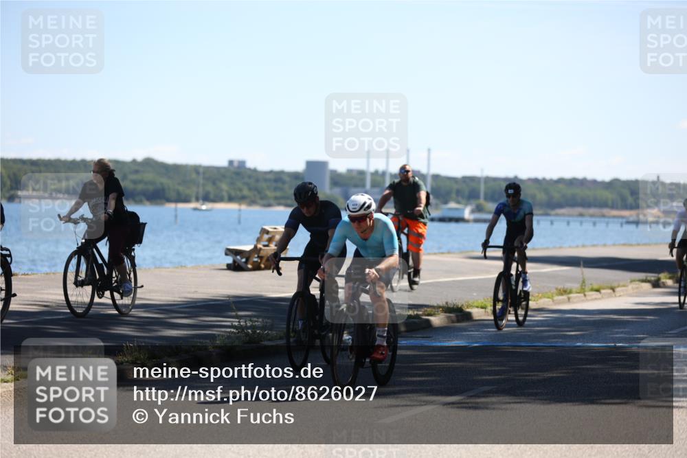 17.08.2025 - KN Förde Triathlon 2025 Yannick Fuchs http://msf.ph/oto/8626027 17.08.2025 12:56:35 Radfahren 396, 407, 422, 443, 462, 480, 487, 496, 498, 500, 501, 505, 506, 507, 415, 443, 501, 506, 513 meine-sportfotos.de
