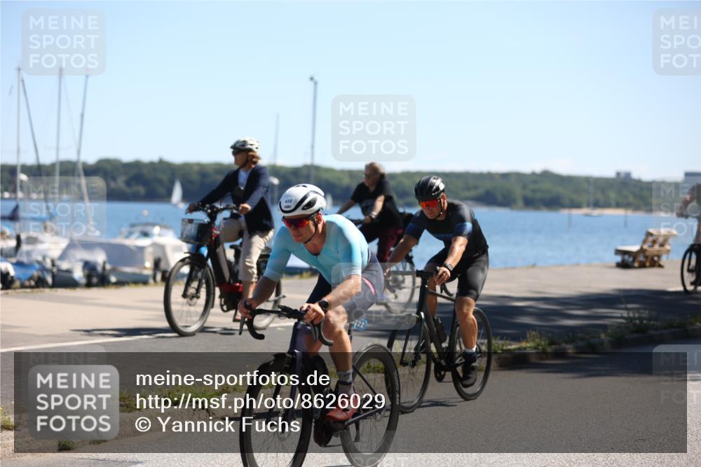 17.08.2025 - KN Förde Triathlon 2025 Yannick Fuchs http://msf.ph/oto/8626029 17.08.2025 12:56:35 Radfahren 396, 407, 422, 443, 462, 480, 487, 496, 498, 500, 501, 505, 506, 507, 415, 443, 501, 506, 513 meine-sportfotos.de
