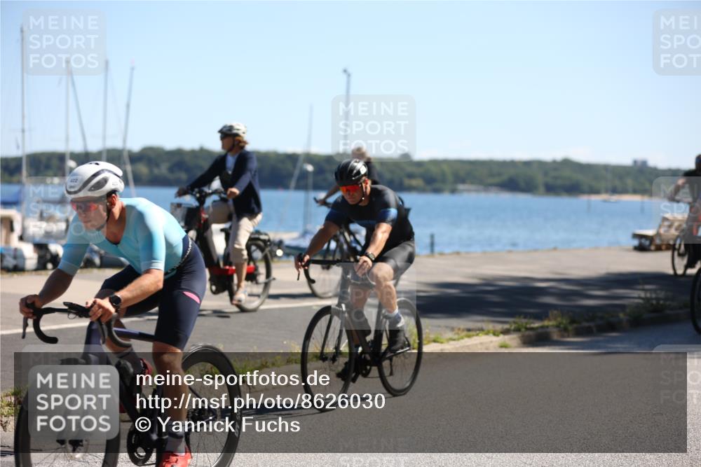 17.08.2025 - KN Förde Triathlon 2025 Yannick Fuchs http://msf.ph/oto/8626030 17.08.2025 12:56:35 Radfahren 396, 407, 422, 443, 462, 480, 487, 496, 498, 500, 501, 505, 506, 507, 415, 443, 501, 506, 513 meine-sportfotos.de