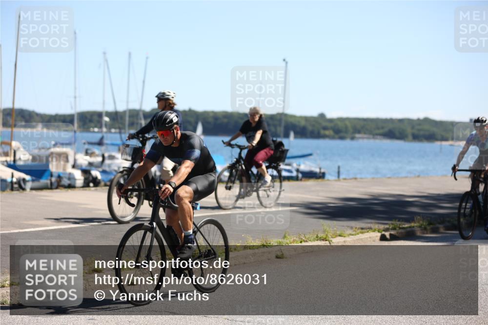 17.08.2025 - KN Förde Triathlon 2025 Yannick Fuchs http://msf.ph/oto/8626031 17.08.2025 12:56:36 Radfahren 396, 407, 422, 462, 480, 487, 496, 498, 500, 504, 505, 507, 422, 443, 501, 505, 506, 513 meine-sportfotos.de