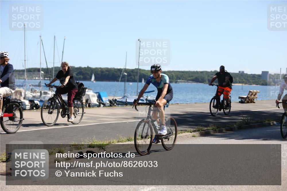 17.08.2025 - KN Förde Triathlon 2025 Yannick Fuchs http://msf.ph/oto/8626033 17.08.2025 12:56:36 Radfahren 396, 407, 422, 462, 480, 487, 496, 498, 500, 504, 505, 507, 422, 443, 501, 505, 506, 513 meine-sportfotos.de
