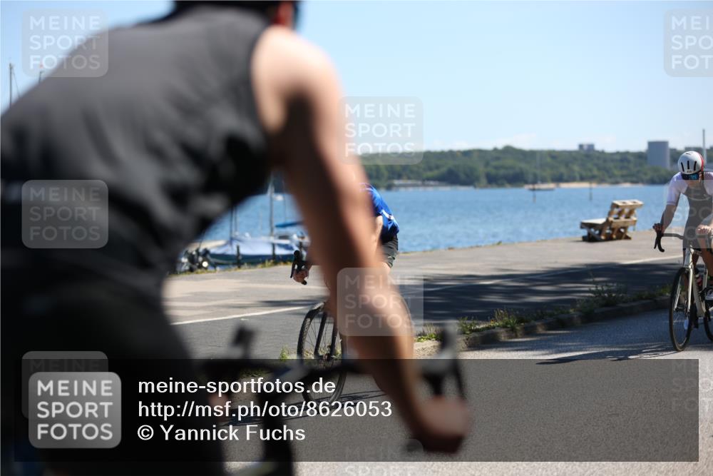 17.08.2025 - KN Förde Triathlon 2025 Yannick Fuchs http://msf.ph/oto/8626053 17.08.2025 12:56:50 Radfahren 406, 420, 477, 482, 491, 525, 462, 480, 496, 504 meine-sportfotos.de