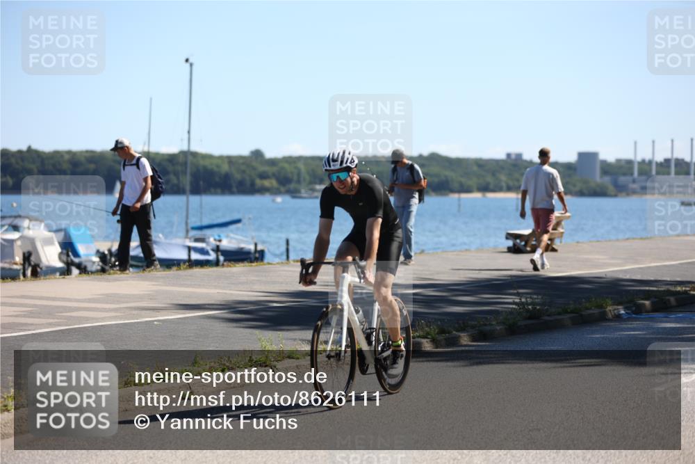 17.08.2025 - KN Förde Triathlon 2025 Yannick Fuchs http://msf.ph/oto/8626111 17.08.2025 12:57:46 Radfahren 415, 427, 490, 492, 532, 548, 423, 427, 529, 544 meine-sportfotos.de