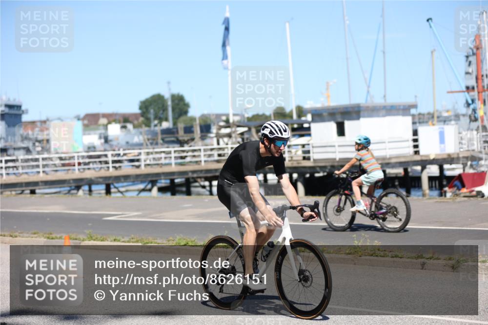 17.08.2025 - KN Förde Triathlon 2025 Yannick Fuchs http://msf.ph/oto/8626151 17.08.2025 12:59:16 Radfahren 397, 410, 423, 424, 427, 519, 529, 532, 397, 431, 447 meine-sportfotos.de
