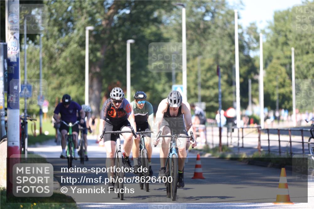 17.08.2025 - KN Förde Triathlon 2025 Yannick Fuchs http://msf.ph/oto/8626400 17.08.2025 13:03:09 Radfahren 398, 435, 437, 448, 464, 494, 509, 514, 515, 520, 524, 549, 446, 473, 517 meine-sportfotos.de