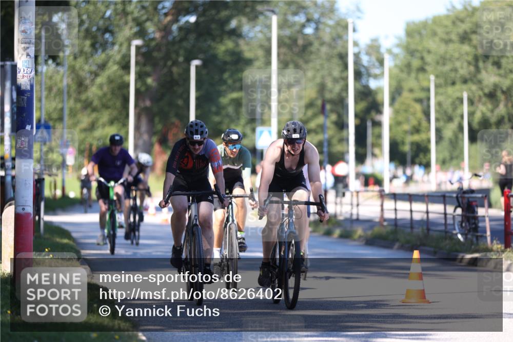17.08.2025 - KN Förde Triathlon 2025 Yannick Fuchs http://msf.ph/oto/8626402 17.08.2025 13:03:09 Radfahren 398, 435, 437, 448, 464, 494, 509, 514, 515, 520, 524, 549, 446, 473, 517 meine-sportfotos.de