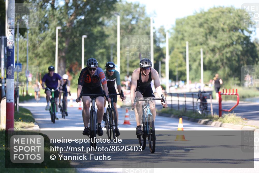17.08.2025 - KN Förde Triathlon 2025 Yannick Fuchs http://msf.ph/oto/8626403 17.08.2025 13:03:09 Radfahren 398, 435, 437, 448, 464, 494, 509, 514, 515, 520, 524, 549, 446, 473, 517 meine-sportfotos.de