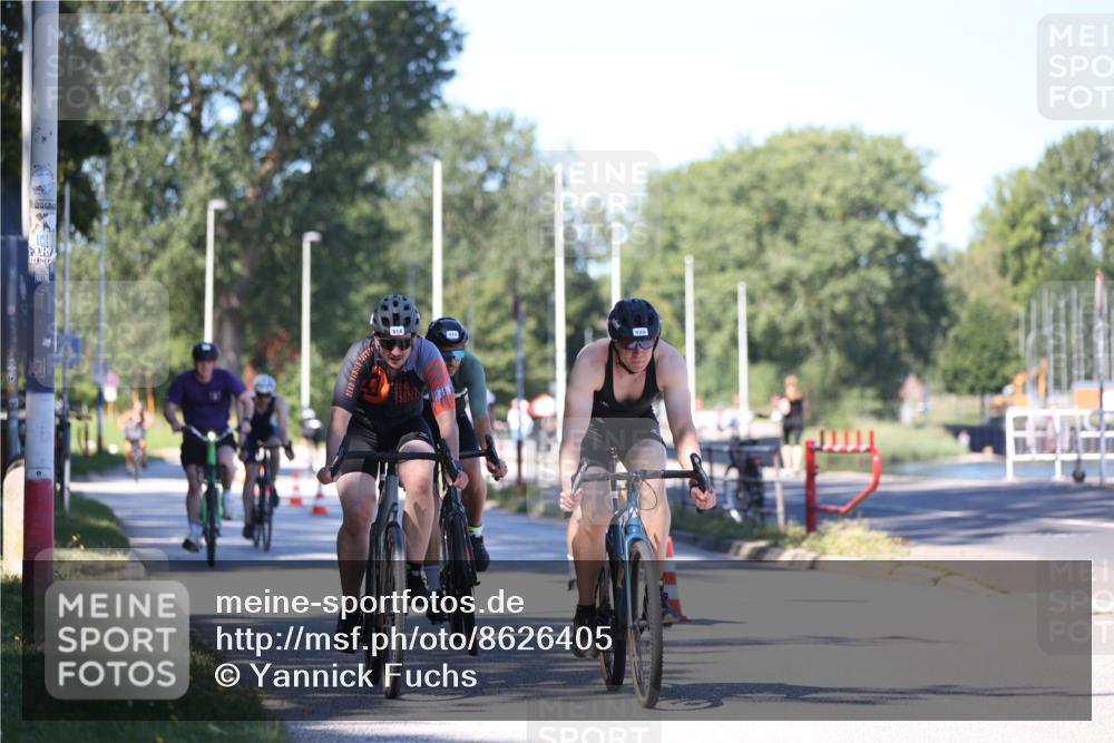 17.08.2025 - KN Förde Triathlon 2025 Yannick Fuchs http://msf.ph/oto/8626405 17.08.2025 13:03:10 Radfahren 398, 435, 437, 448, 464, 494, 509, 514, 515, 520, 524, 549, 473, 509, 517 meine-sportfotos.de