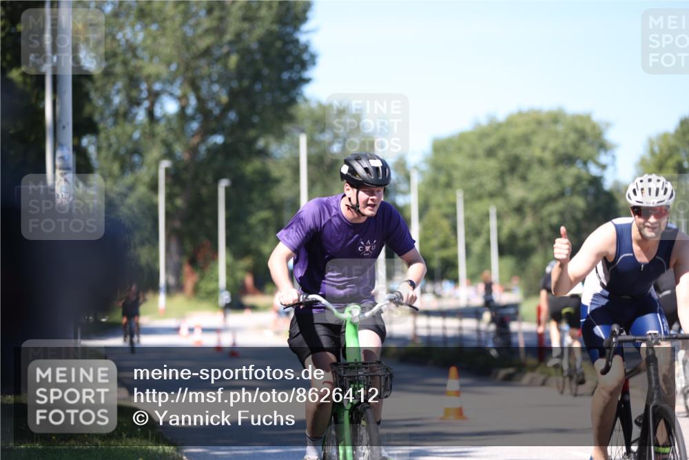 17.08.2025 - KN Förde Triathlon 2025 Yannick Fuchs http://msf.ph/oto/8626412 17.08.2025 13:03:13 Radfahren 398, 437, 448, 464, 475, 494, 514, 515, 520, 524, 549, 435, 473, 509, 517, 549 meine-sportfotos.de