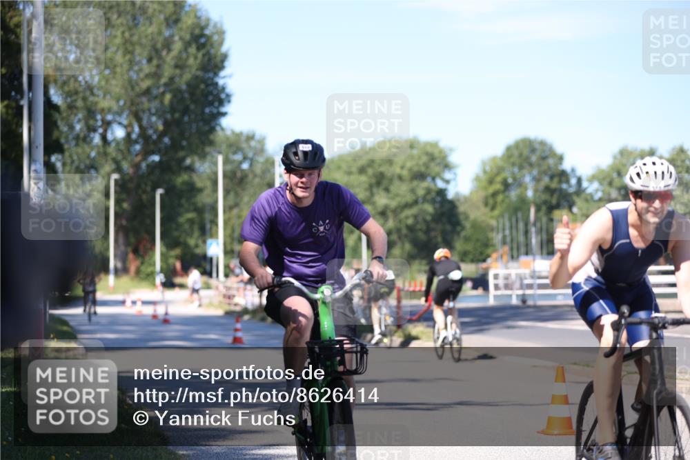 17.08.2025 - KN Förde Triathlon 2025 Yannick Fuchs http://msf.ph/oto/8626414 17.08.2025 13:03:13 Radfahren 398, 437, 448, 464, 475, 494, 514, 515, 520, 524, 549, 435, 473, 509, 517, 549 meine-sportfotos.de
