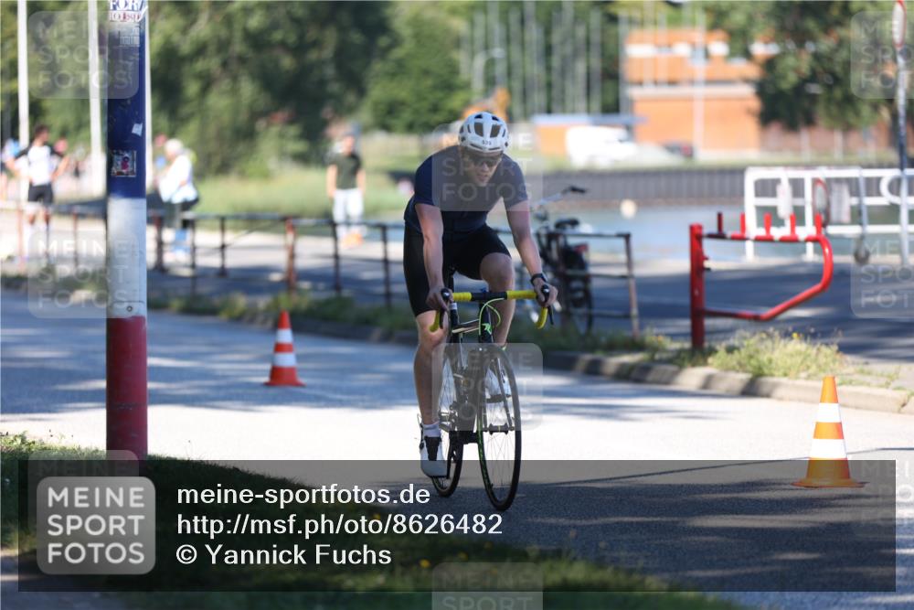 17.08.2025 - KN Förde Triathlon 2025 Yannick Fuchs http://msf.ph/oto/8626482 17.08.2025 13:04:06 Radfahren 406, 436, 452, 483, 523, 533, 535, 409, 411, 460, 461 meine-sportfotos.de