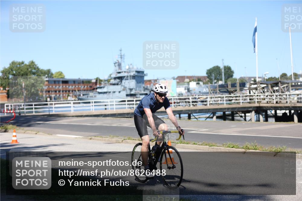 17.08.2025 - KN Förde Triathlon 2025 Yannick Fuchs http://msf.ph/oto/8626488 17.08.2025 13:04:08 Radfahren 406, 436, 452, 483, 495, 523, 533, 535, 411, 461, 523 meine-sportfotos.de