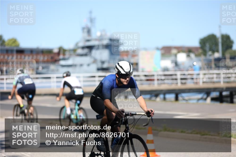 17.08.2025 - KN Förde Triathlon 2025 Yannick Fuchs http://msf.ph/oto/8626701 17.08.2025 13:06:43 Radfahren 407, 413, 415, 417, 422, 426, 498, 507, 357, 407, 505, 506 meine-sportfotos.de