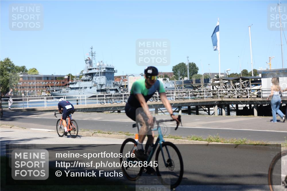 17.08.2025 - KN Förde Triathlon 2025 Yannick Fuchs http://msf.ph/oto/8626845 17.08.2025 13:08:17 Radfahren 357, 407, 413, 417, 439, 482, 486, 505, 506, 507, 544, 417, 431, 441, 525, 540 meine-sportfotos.de