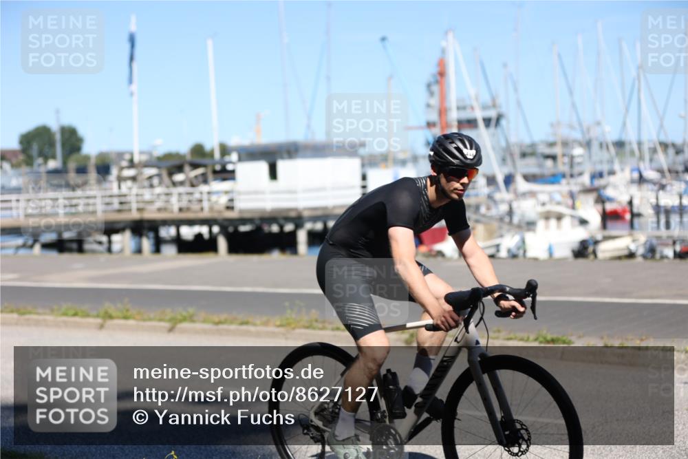 17.08.2025 - KN Förde Triathlon 2025 Yannick Fuchs http://msf.ph/oto/8627127 17.08.2025 13:12:58 Radfahren 395, 402, 406, 411, 435, 446, 460, 467, 469, 517, 520, 527, 535, 401, 406, 452, 509, 512 meine-sportfotos.de
