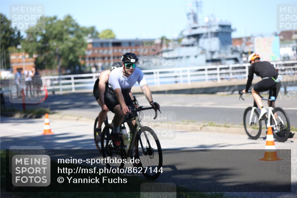 17.08.2025 - KN Förde Triathlon 2025 Yannick Fuchs http://msf.ph/oto/8627144 17.08.2025 13:13:04 Radfahren 402, 461, 467, 469, 520, 527, 395, 406, 411, 435, 446, 460, 469, 517, 535 meine-sportfotos.de