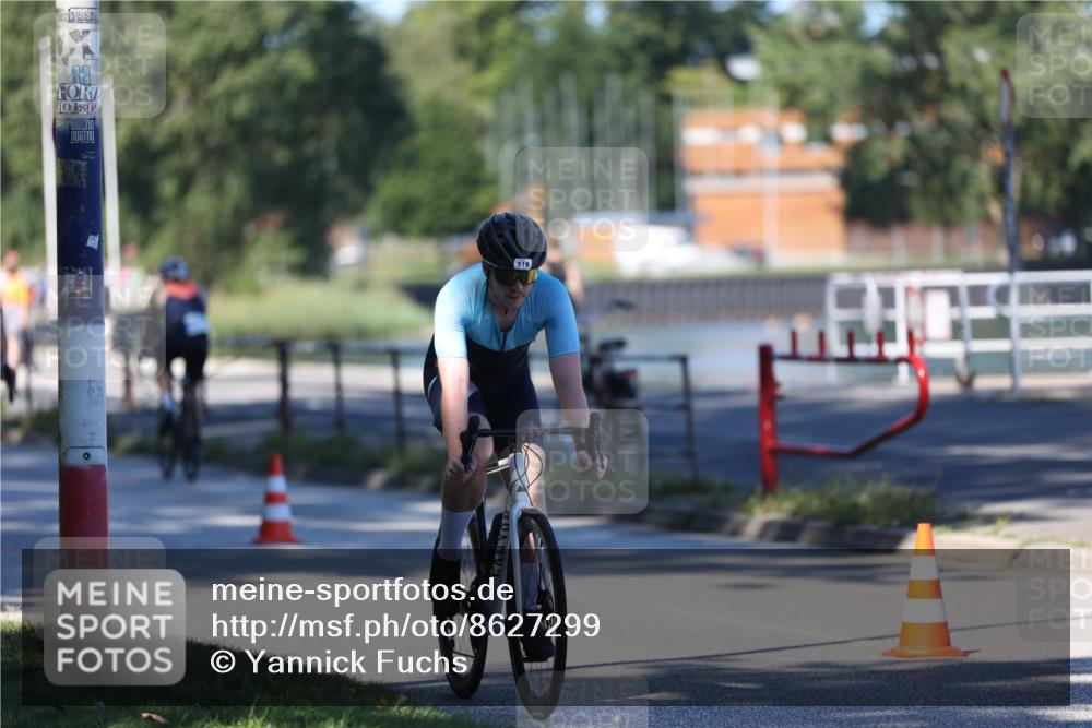 17.08.2025 - KN Förde Triathlon 2025 Yannick Fuchs http://msf.ph/oto/8627299 17.08.2025 13:16:07 Radfahren 421, 453, 455, 466, 479, 518, 533, 548, 413, 462 meine-sportfotos.de