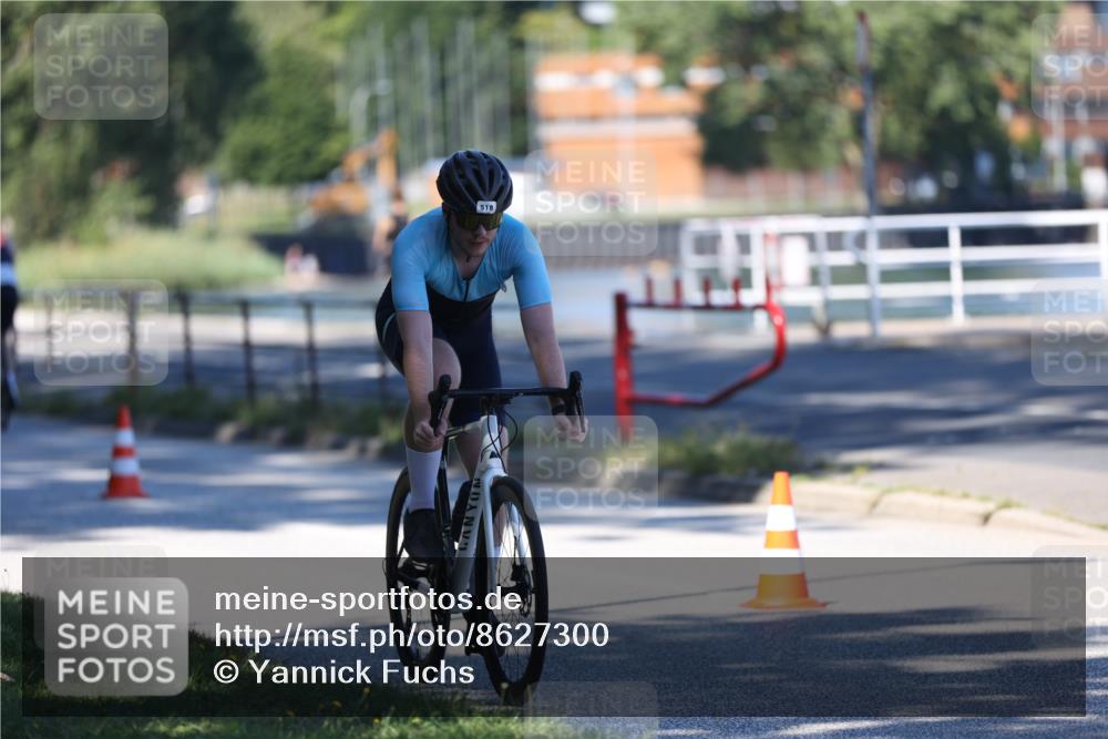 17.08.2025 - KN Förde Triathlon 2025 Yannick Fuchs http://msf.ph/oto/8627300 17.08.2025 13:16:07 Radfahren 421, 453, 455, 466, 479, 518, 533, 548, 413, 462 meine-sportfotos.de