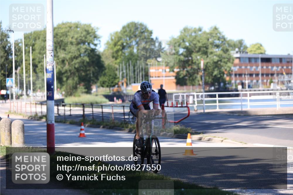 17.08.2025 - KN Förde Triathlon 2025 Yannick Fuchs http://msf.ph/oto/8627550 17.08.2025 13:20:26 Radfahren 411, 437, 442, 456, 460, 467, 486, 522, 541, 434, 526 meine-sportfotos.de