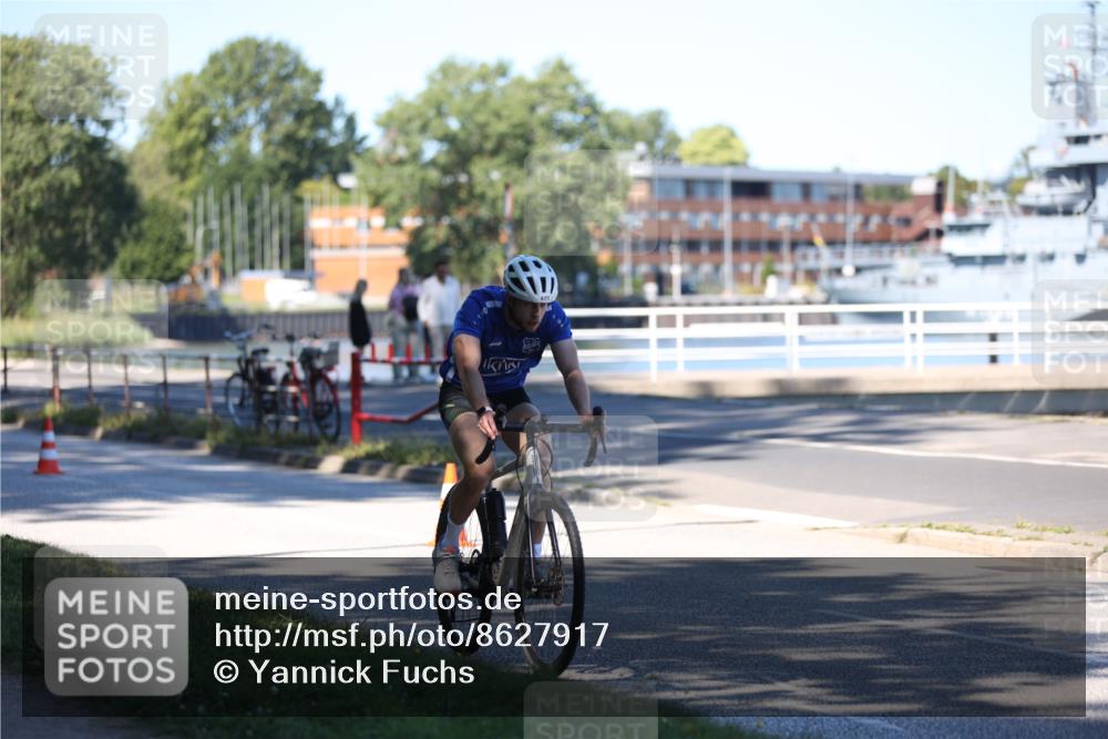 17.08.2025 - KN Förde Triathlon 2025 Yannick Fuchs http://msf.ph/oto/8627917 17.08.2025 13:32:53 Radfahren 477, 486, 542, 486, 511 meine-sportfotos.de