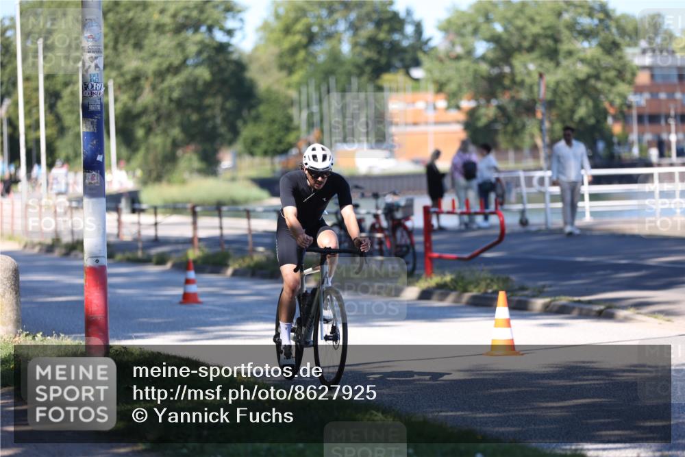 17.08.2025 - KN Förde Triathlon 2025 Yannick Fuchs http://msf.ph/oto/8627925 17.08.2025 13:33:13 Radfahren 484, 514, 517, 524, 527 meine-sportfotos.de