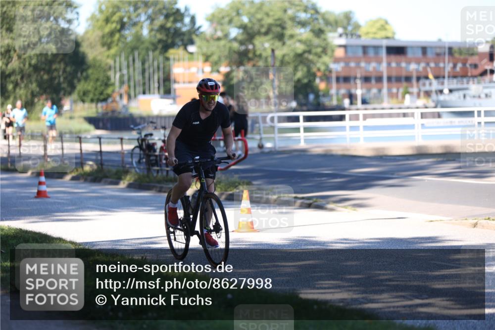 17.08.2025 - KN Förde Triathlon 2025 Yannick Fuchs http://msf.ph/oto/8627998 17.08.2025 13:34:51 Radfahren 484, 486 meine-sportfotos.de
