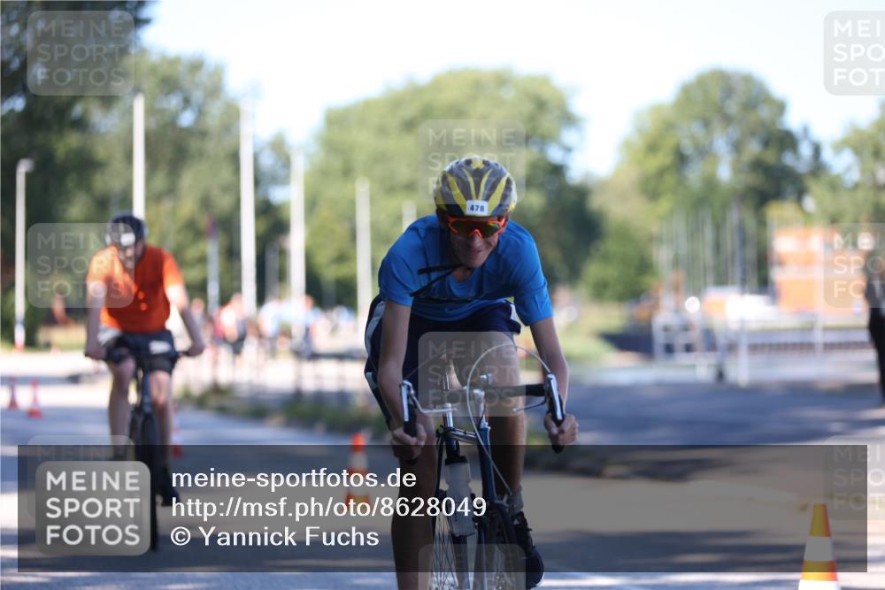 17.08.2025 - KN Förde Triathlon 2025 Yannick Fuchs http://msf.ph/oto/8628049 17.08.2025 13:40:34 Radfahren 478, 485 meine-sportfotos.de