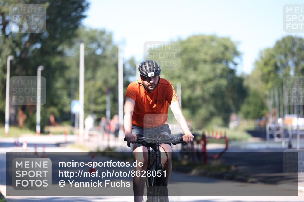 17.08.2025 - KN Förde Triathlon 2025 Yannick Fuchs http://msf.ph/oto/8628051 17.08.2025 13:40:35 Radfahren 478, 485 meine-sportfotos.de