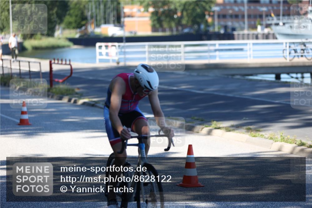 17.08.2025 - KN Förde Triathlon 2025 Yannick Fuchs http://msf.ph/oto/8628122 17.08.2025 14:57:30 Radfahren 7, 8 meine-sportfotos.de