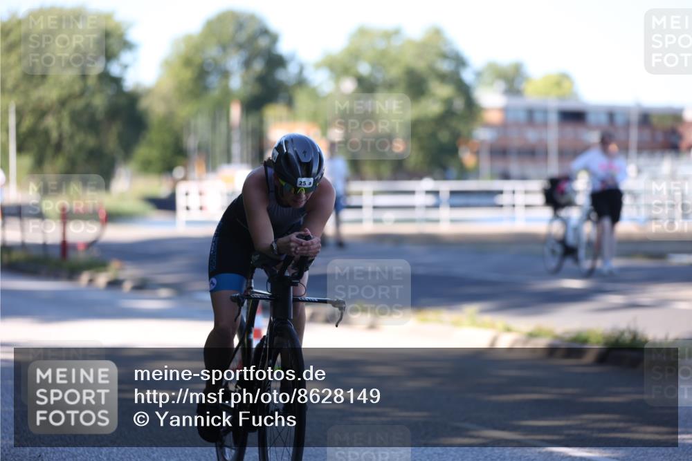 17.08.2025 - KN Förde Triathlon 2025 Yannick Fuchs http://msf.ph/oto/8628149 17.08.2025 15:05:24 Radfahren 20, 25, 36 meine-sportfotos.de
