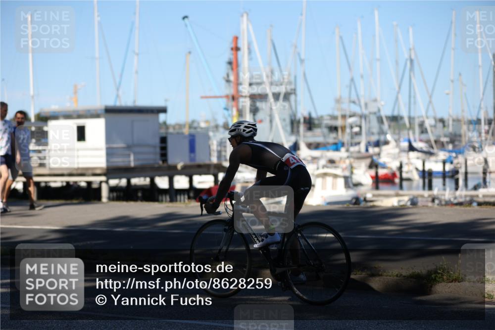 17.08.2025 - KN Förde Triathlon 2025 Yannick Fuchs http://msf.ph/oto/8628259 17.08.2025 15:21:54 Radfahren 4, 5, 8, 12, 4 meine-sportfotos.de