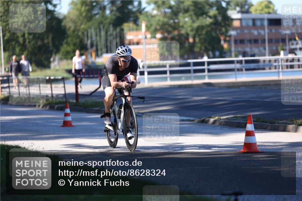 17.08.2025 - KN Förde Triathlon 2025 Yannick Fuchs http://msf.ph/oto/8628324 17.08.2025 15:26:18 Radfahren 13, 31, 33 meine-sportfotos.de
