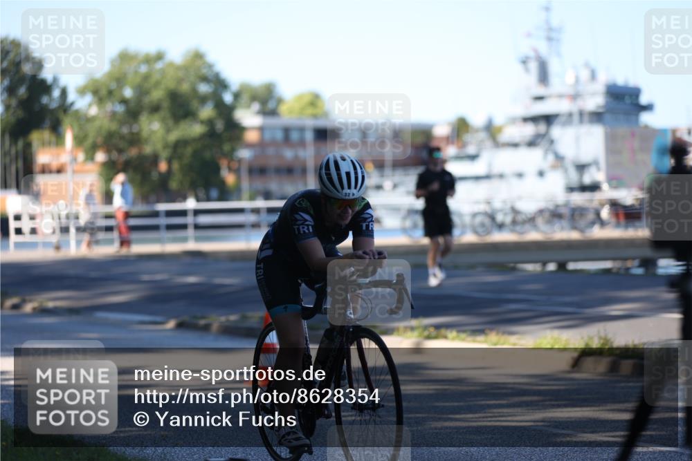 17.08.2025 - KN Förde Triathlon 2025 Yannick Fuchs http://msf.ph/oto/8628354 17.08.2025 15:28:21 Radfahren 24, 32, 22, 24 meine-sportfotos.de