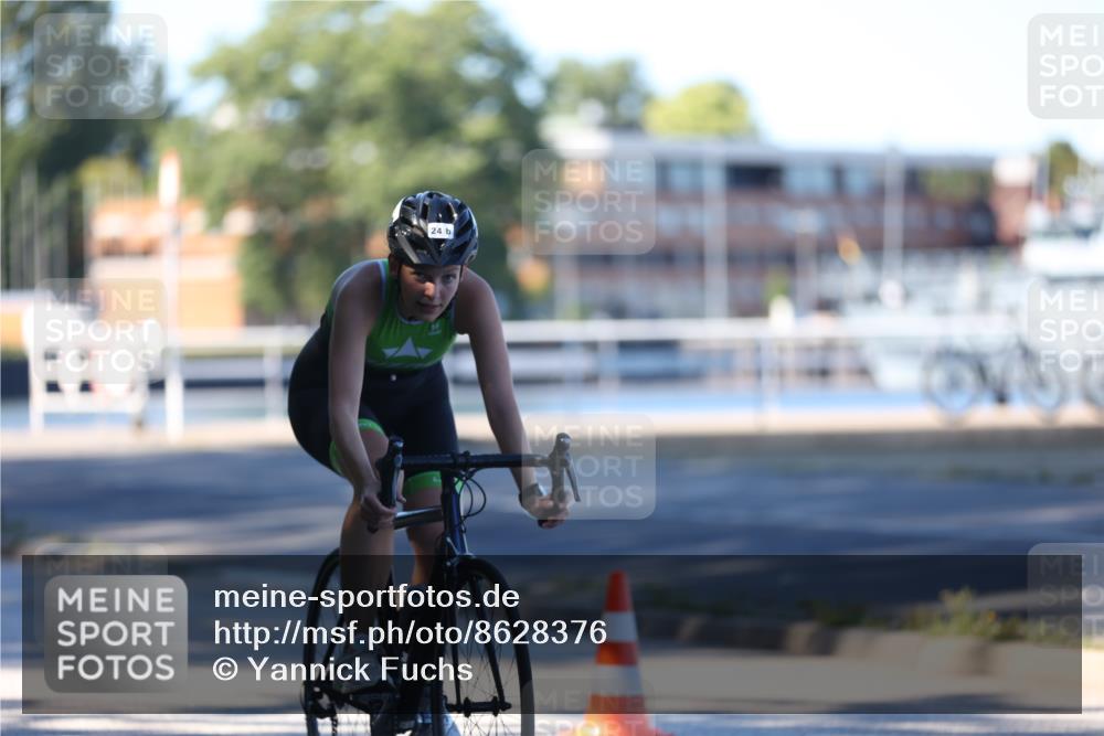 17.08.2025 - KN Förde Triathlon 2025 Yannick Fuchs http://msf.ph/oto/8628376 17.08.2025 15:30:01 Radfahren 24, 27, 22 meine-sportfotos.de