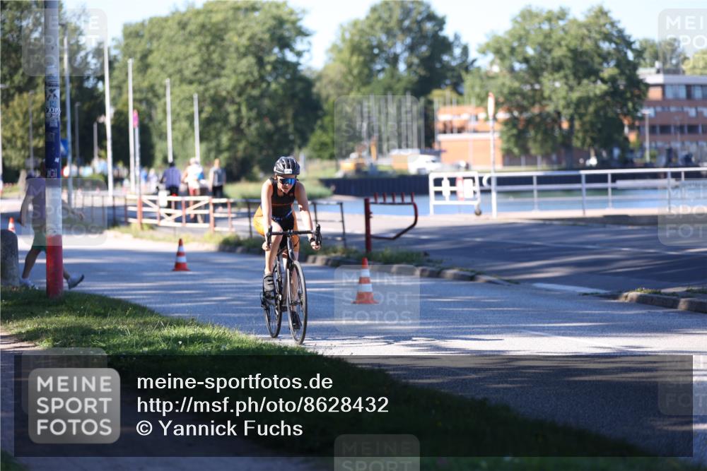 17.08.2025 - KN Förde Triathlon 2025 Yannick Fuchs http://msf.ph/oto/8628432 17.08.2025 15:34:12 Radfahren 21, 28 meine-sportfotos.de