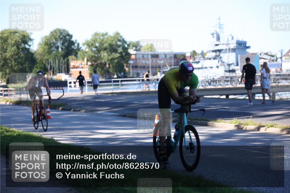 17.08.2025 - KN Förde Triathlon 2025 Yannick Fuchs http://msf.ph/oto/8628570 17.08.2025 15:47:42 Radfahren 11, 12 meine-sportfotos.de