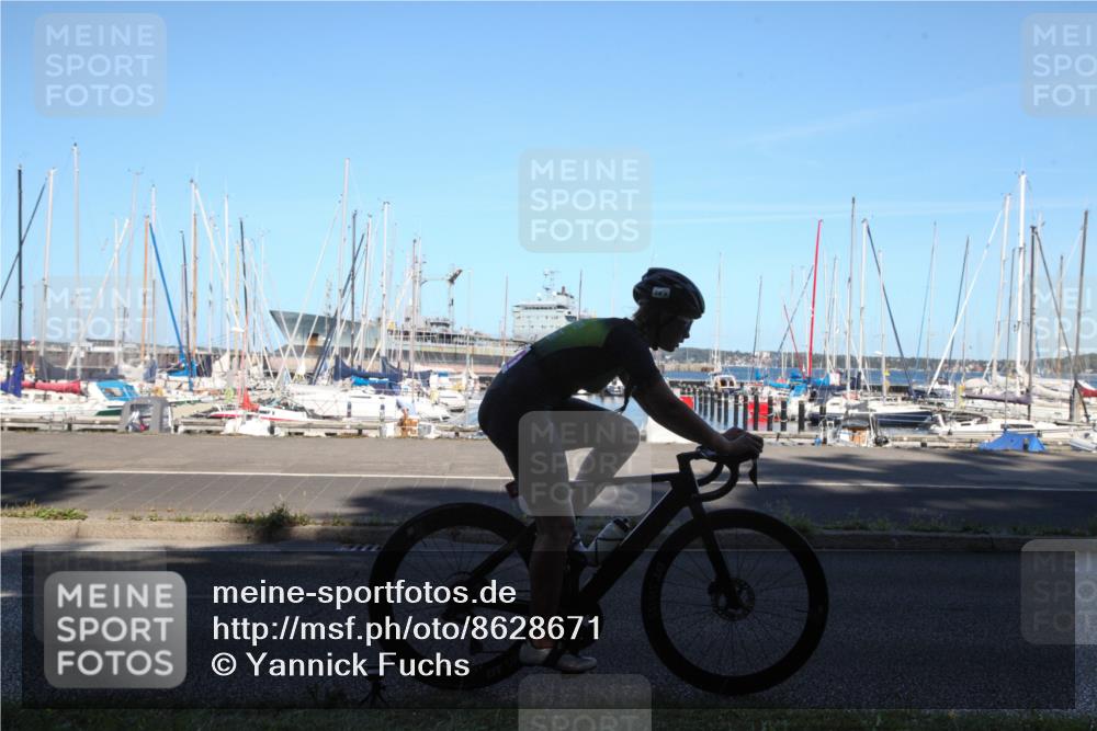 17.08.2025 - KN Förde Triathlon 2025 Yannick Fuchs http://msf.ph/oto/8628671 17.08.2025 15:04:15 Radfahren  meine-sportfotos.de