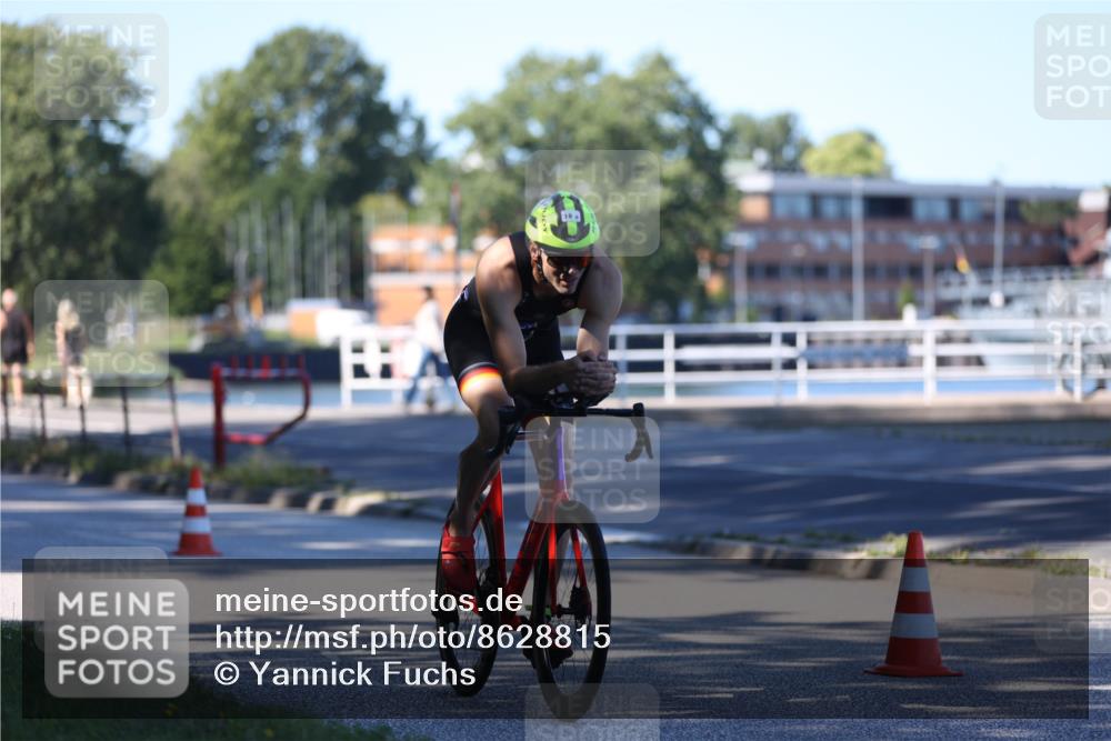 17.08.2025 - KN Förde Triathlon 2025 Yannick Fuchs http://msf.ph/oto/8628815 17.08.2025 14:55:54 Radfahren  meine-sportfotos.de