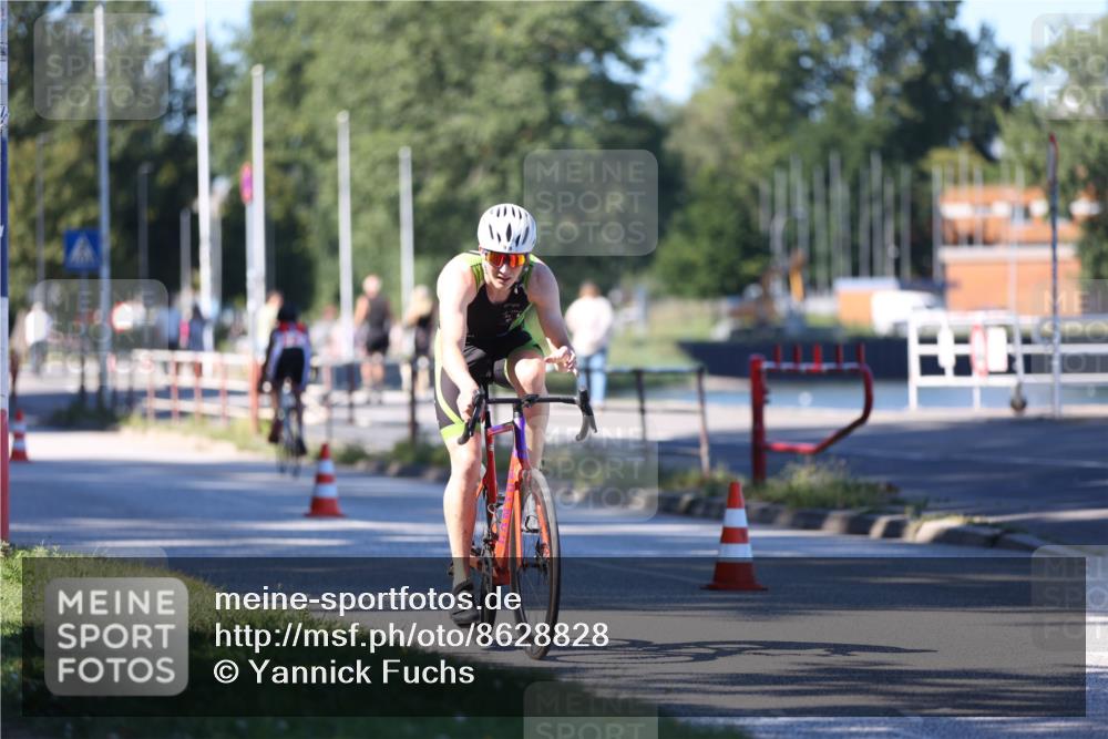 17.08.2025 - KN Förde Triathlon 2025 Yannick Fuchs http://msf.ph/oto/8628828 17.08.2025 14:56:02 Radfahren  meine-sportfotos.de