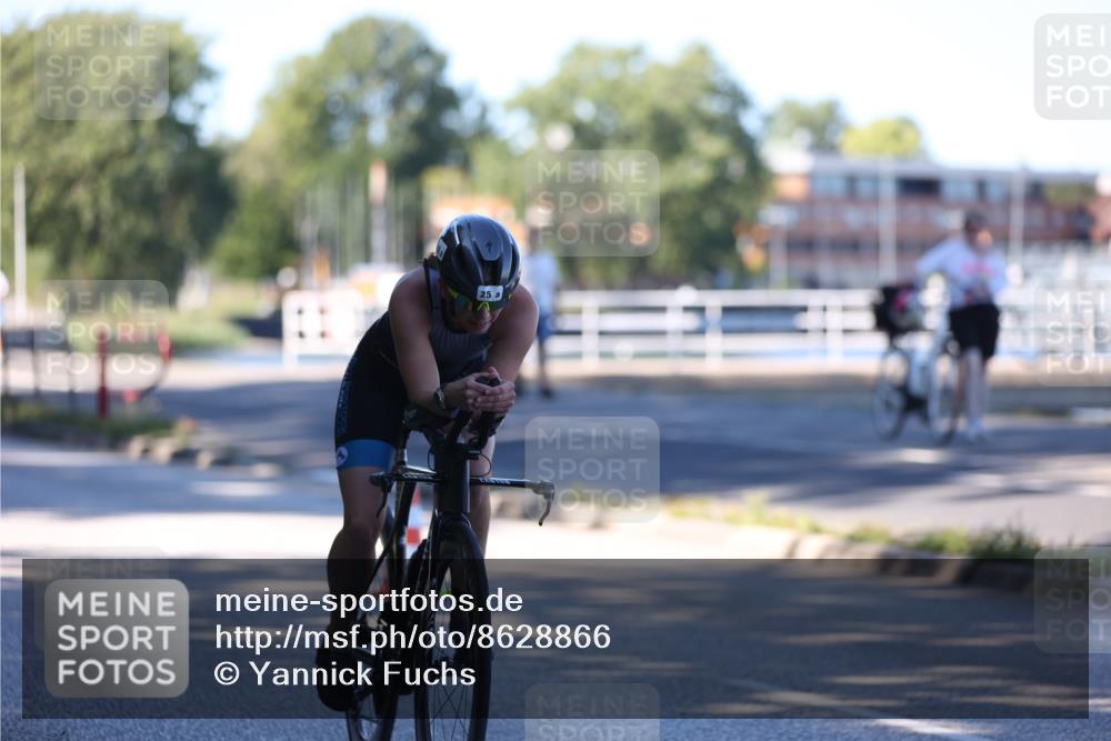 17.08.2025 - KN Förde Triathlon 2025 Yannick Fuchs http://msf.ph/oto/8628866 17.08.2025 15:05:24 Radfahren 25 meine-sportfotos.de