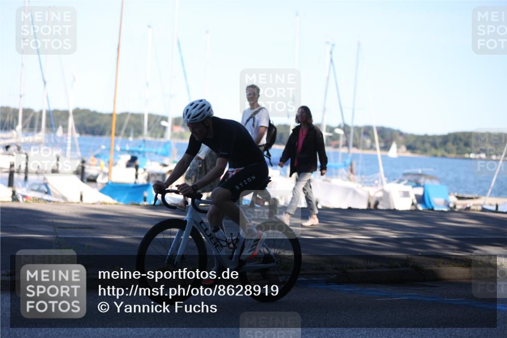17.08.2025 - KN Förde Triathlon 2025 Yannick Fuchs http://msf.ph/oto/8628919 17.08.2025 15:19:30 Radfahren  meine-sportfotos.de