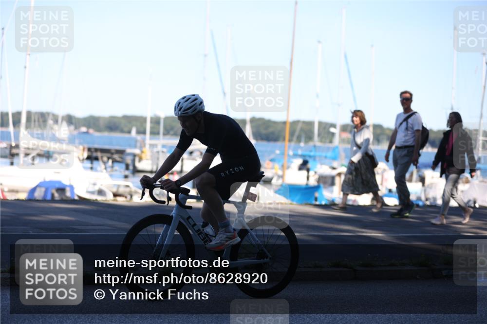 17.08.2025 - KN Förde Triathlon 2025 Yannick Fuchs http://msf.ph/oto/8628920 17.08.2025 15:19:31 Radfahren  meine-sportfotos.de