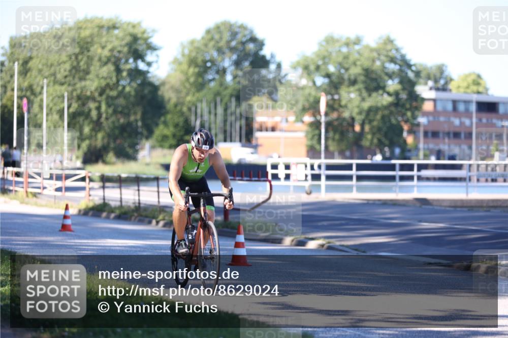 17.08.2025 - KN Förde Triathlon 2025 Yannick Fuchs http://msf.ph/oto/8629024 17.08.2025 15:25:47 Radfahren  meine-sportfotos.de