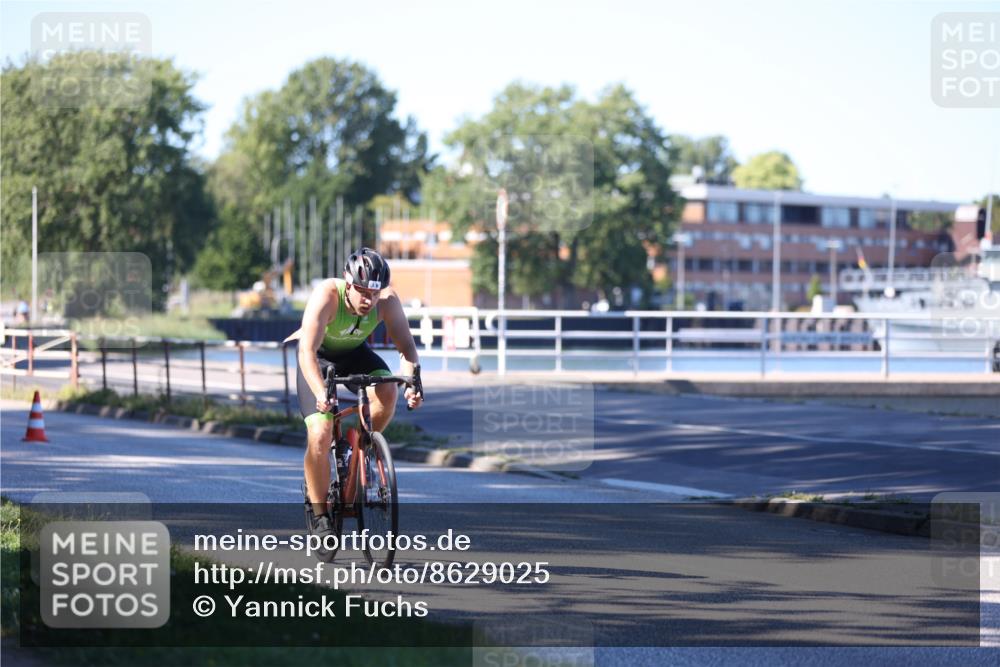 17.08.2025 - KN Förde Triathlon 2025 Yannick Fuchs http://msf.ph/oto/8629025 17.08.2025 15:25:47 Radfahren  meine-sportfotos.de