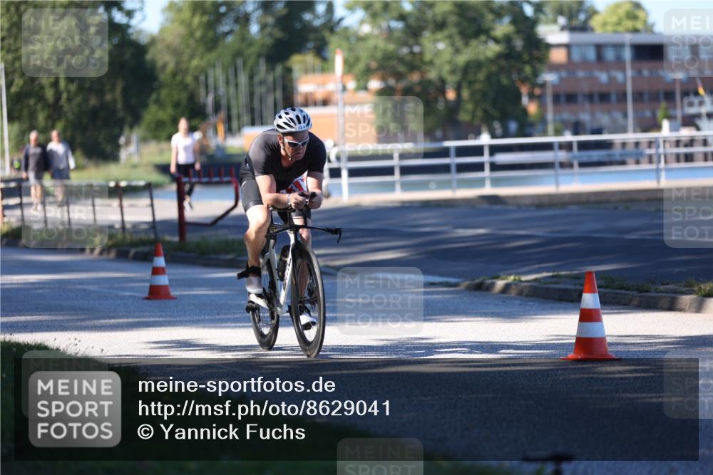 17.08.2025 - KN Förde Triathlon 2025 Yannick Fuchs http://msf.ph/oto/8629041 17.08.2025 15:26:18 Radfahren  meine-sportfotos.de